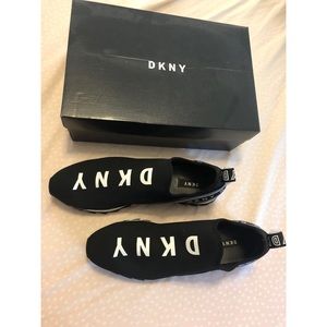 DKNY NWT sneakers ❤️